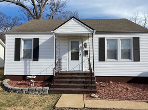Exterior detail - Cozy Bungalow (Lebanon)