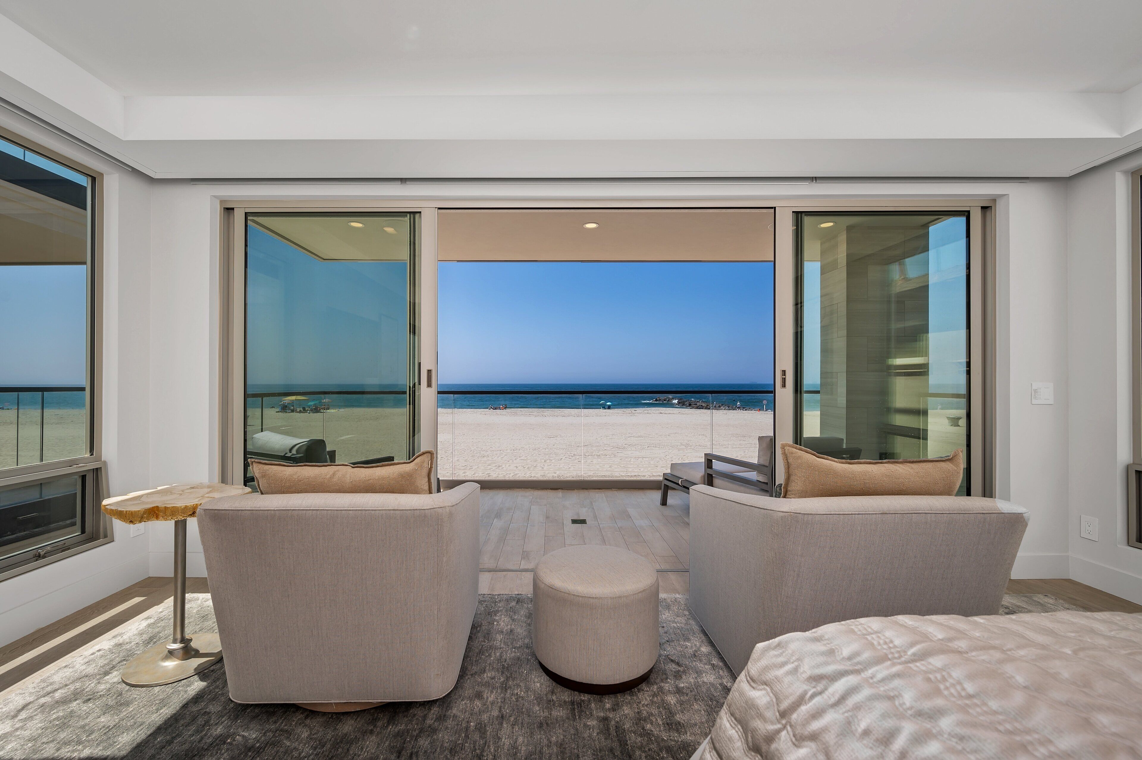 6 bedrooms, free WiFi, bed sheets, wheelchair access