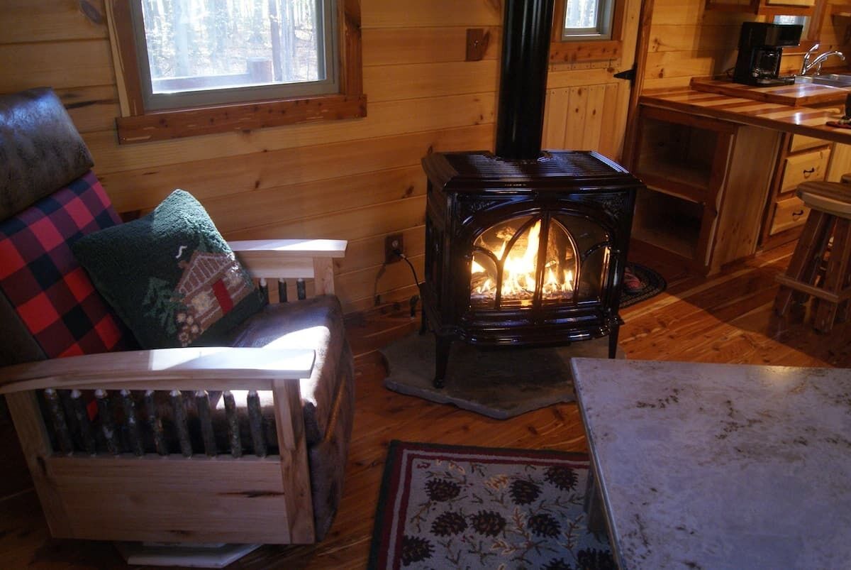 Romantic Secluded Cabin Getaway with Outdoor Bath