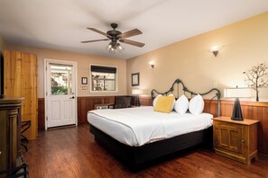 Classic King | Individually decorated, individually furnished, free WiFi, bed sheets - Prescott Pines Inn (Prescott)