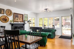 Bar (on property) - Prescott Pines Inn (Prescott)