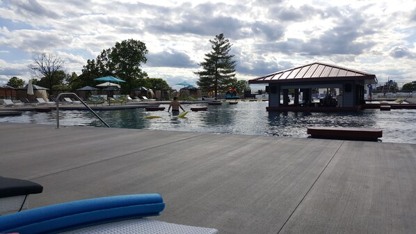 Piscine couverte, piscine extérieure