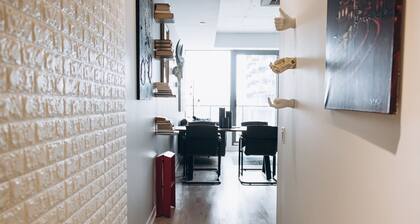 Downtown Condo In Entertainment District