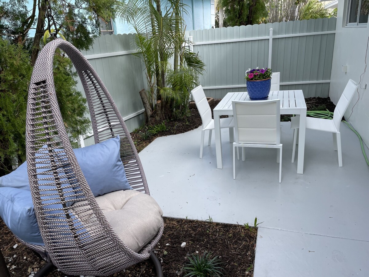Photo 9 of Beautiful condo minute from the beach and 5th Ave!