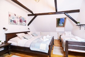 3 camere, cassaforte in camera, una scrivania, ferro/asse da stiro