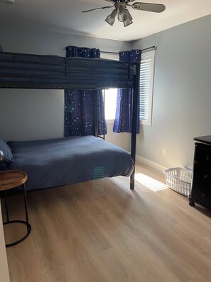 4 habitaciones, tabla de planchar con plancha y wifi gratis