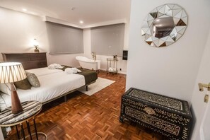 3 habitaciones, tabla de planchar con plancha, cuna de viaje y wifi 