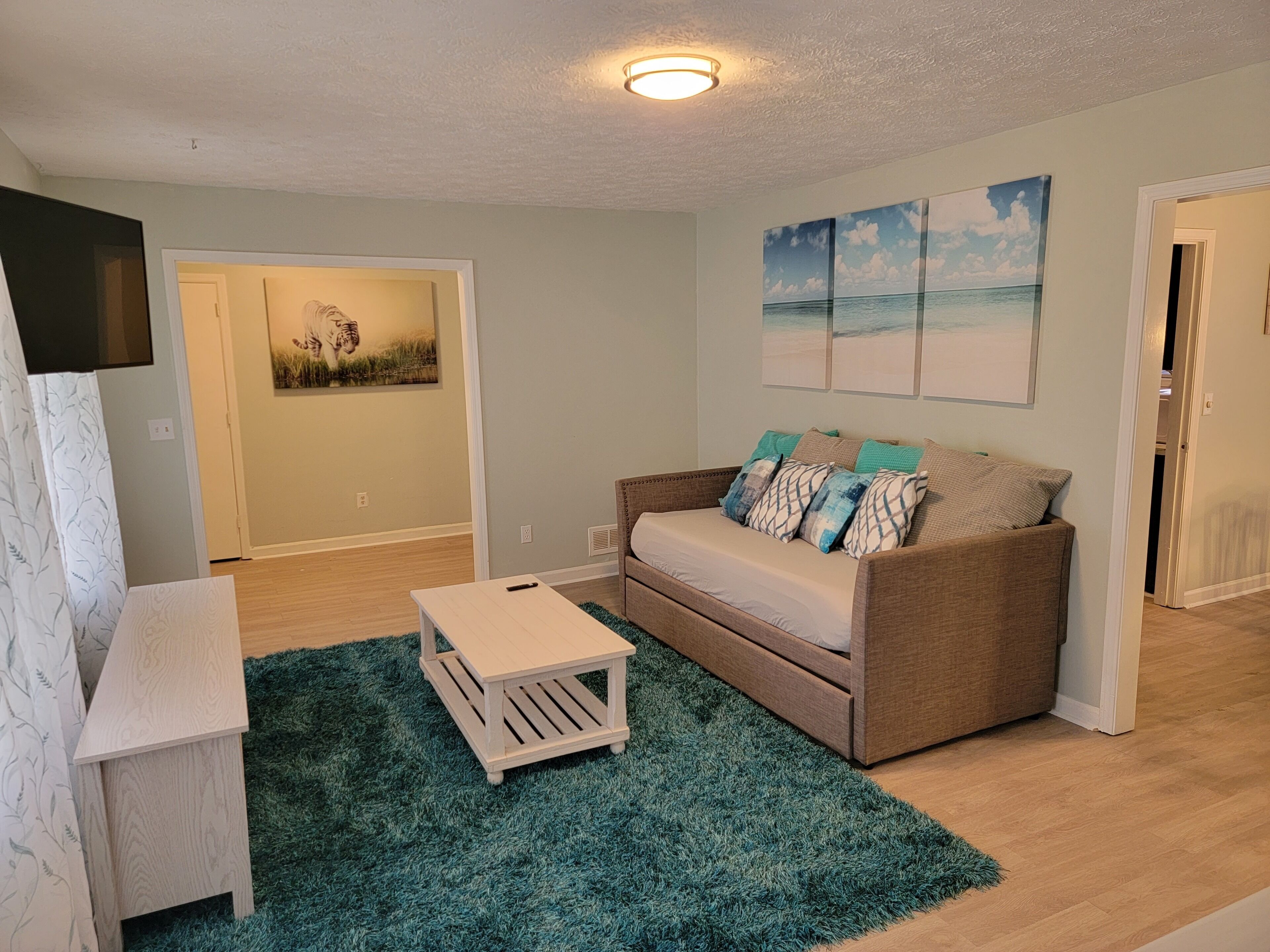 4 bedrooms, iron/ironing board, free WiFi, bed sheets