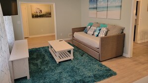 4 bedrooms, iron/ironing board, free WiFi, bed sheets - Plenty of Space 35 Minutes From Atlanta Sleeps 20+ (Stone Mountain)