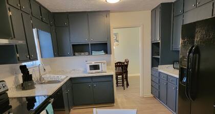 Plenty of Space 35 Minutes From Atlanta Sleeps 20+