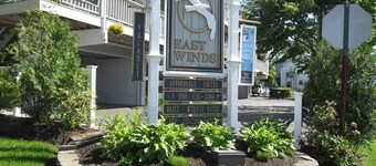 Renovated 1 bedroom condo ,steps to beach