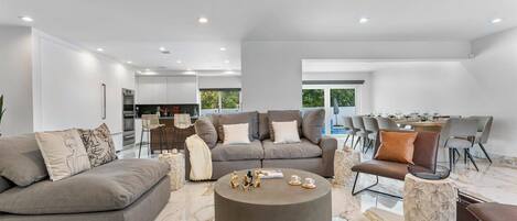 Smart TV, fireplace, offices