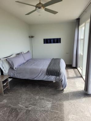 4 bedrooms, iron/ironing board, free WiFi, bed sheets - Sweeping ocean views in stunning modern house on 20 acres (Westport)