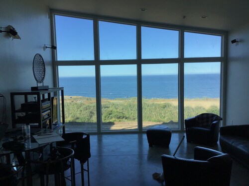 Sweeping ocean views in stunning modern house on 20 acres