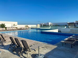 4 piscinas al aire libre