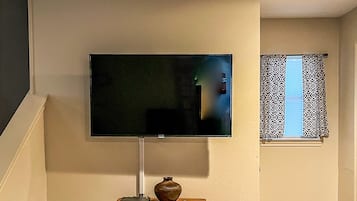 Apartamento | Zona de estar | Una Smart TV, Netflix, Hulu, servicios de streaming