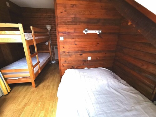 Apartment T2, MOUNTAIN VIEW, center, ski, cures, close to cable cars and thermal baths