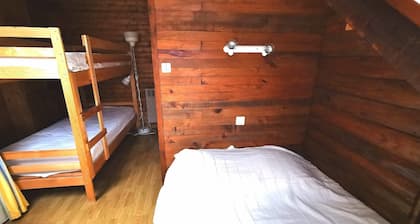 Apartment T2, MOUNTAIN VIEW, center, ski, cures, close to cable cars and thermal baths