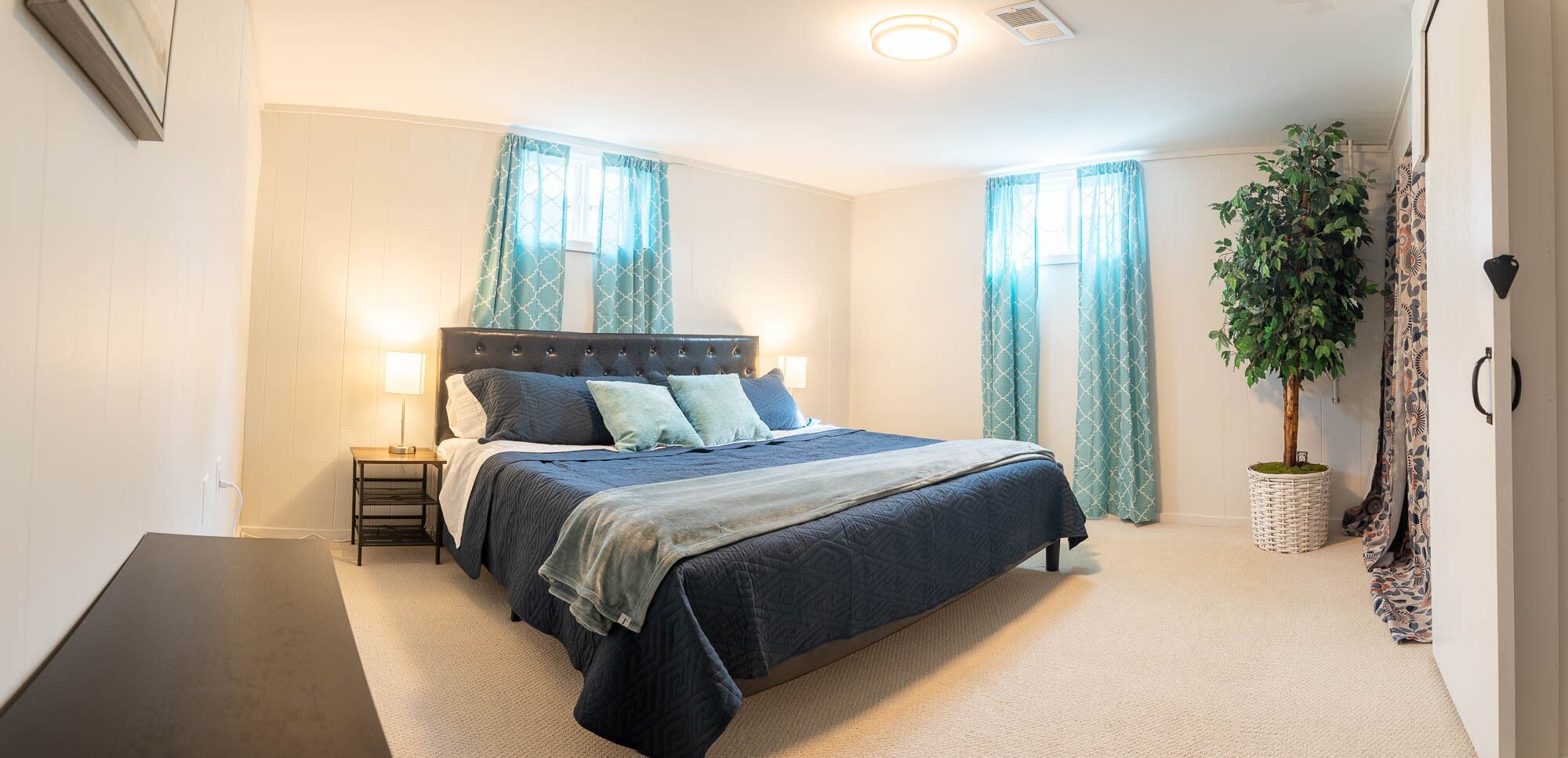 4 bedrooms, desk, iron/ironing board, free WiFi