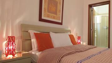 1 dormitorio, escritorio, tabla de planchar con plancha y wifi gratis