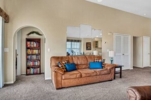 智能电视、乒乓球