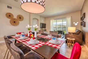 Dining - Charming home with Mickey themed decorated bedroom near Disney (Davenport)