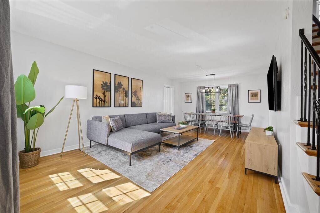 Stylish & Modern 4 Bedroom House in Wexford/Pittsburgh with Game Room