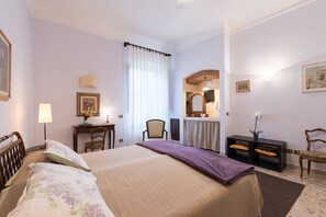 1 dormitorio, tabla de planchar con plancha, cuna de viaje y wifi gratis