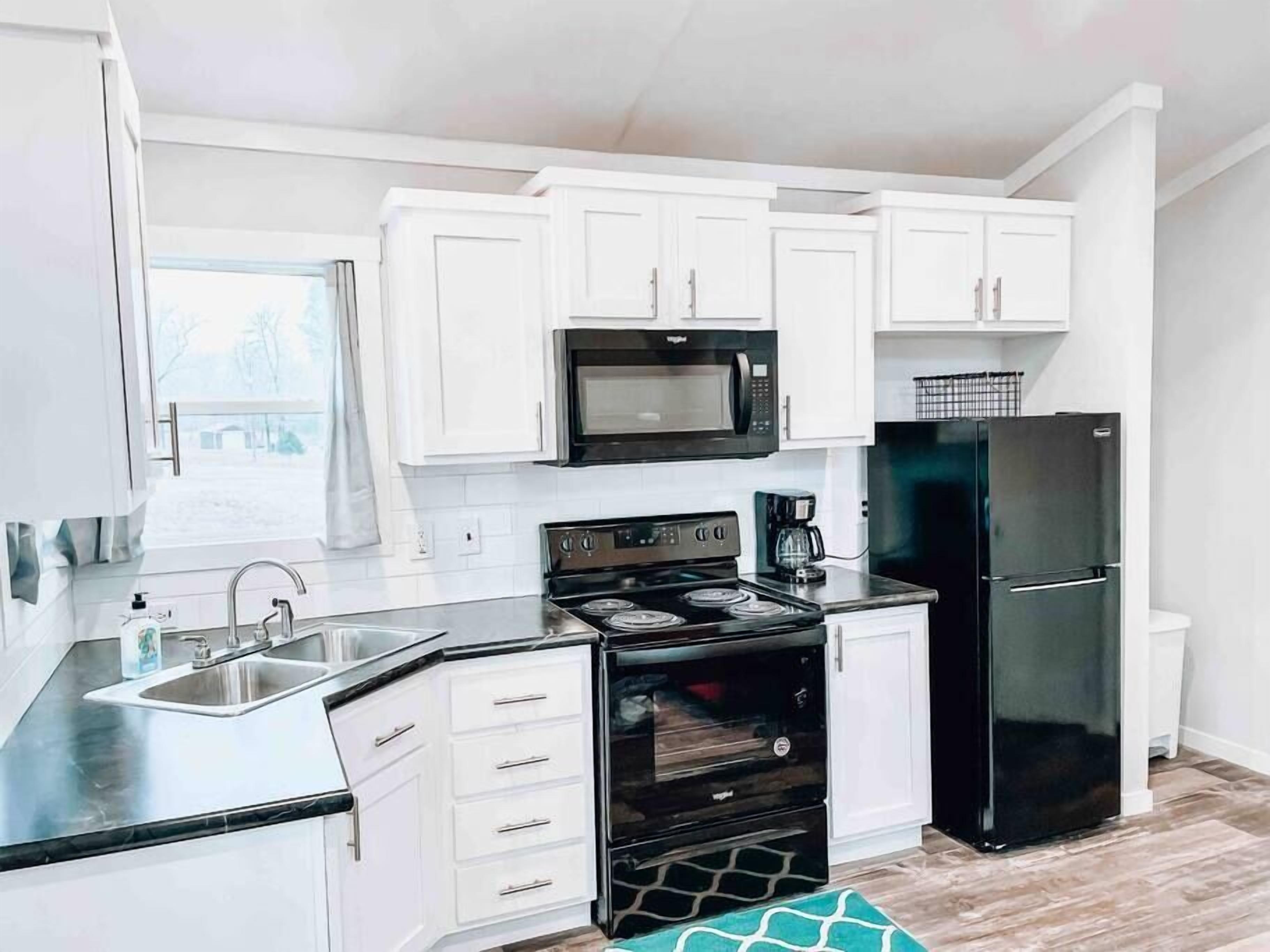 Book Unforgettable Views Lake Oaklawn Crystals Hiking Biking