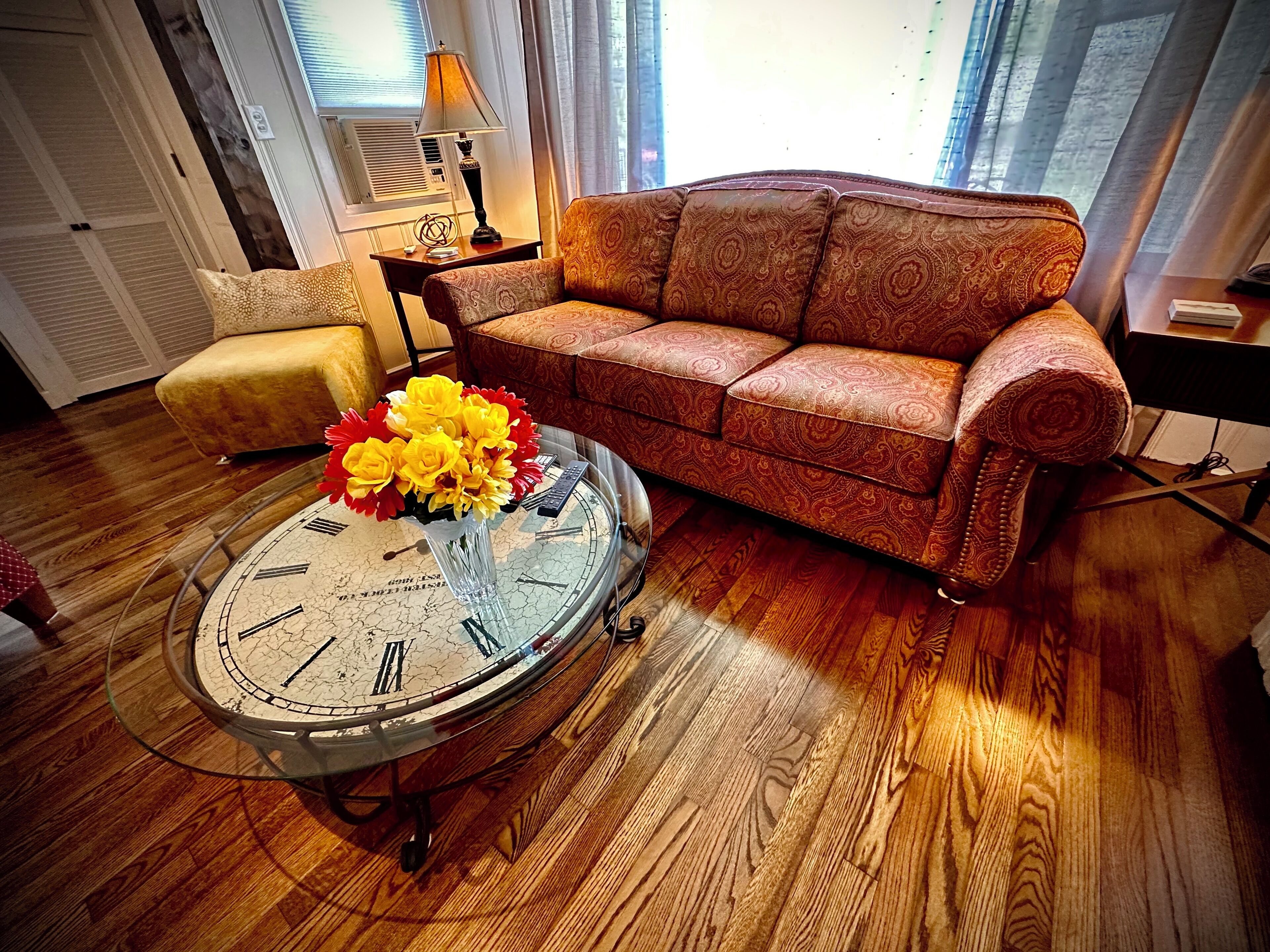 Elegant bay view stay.