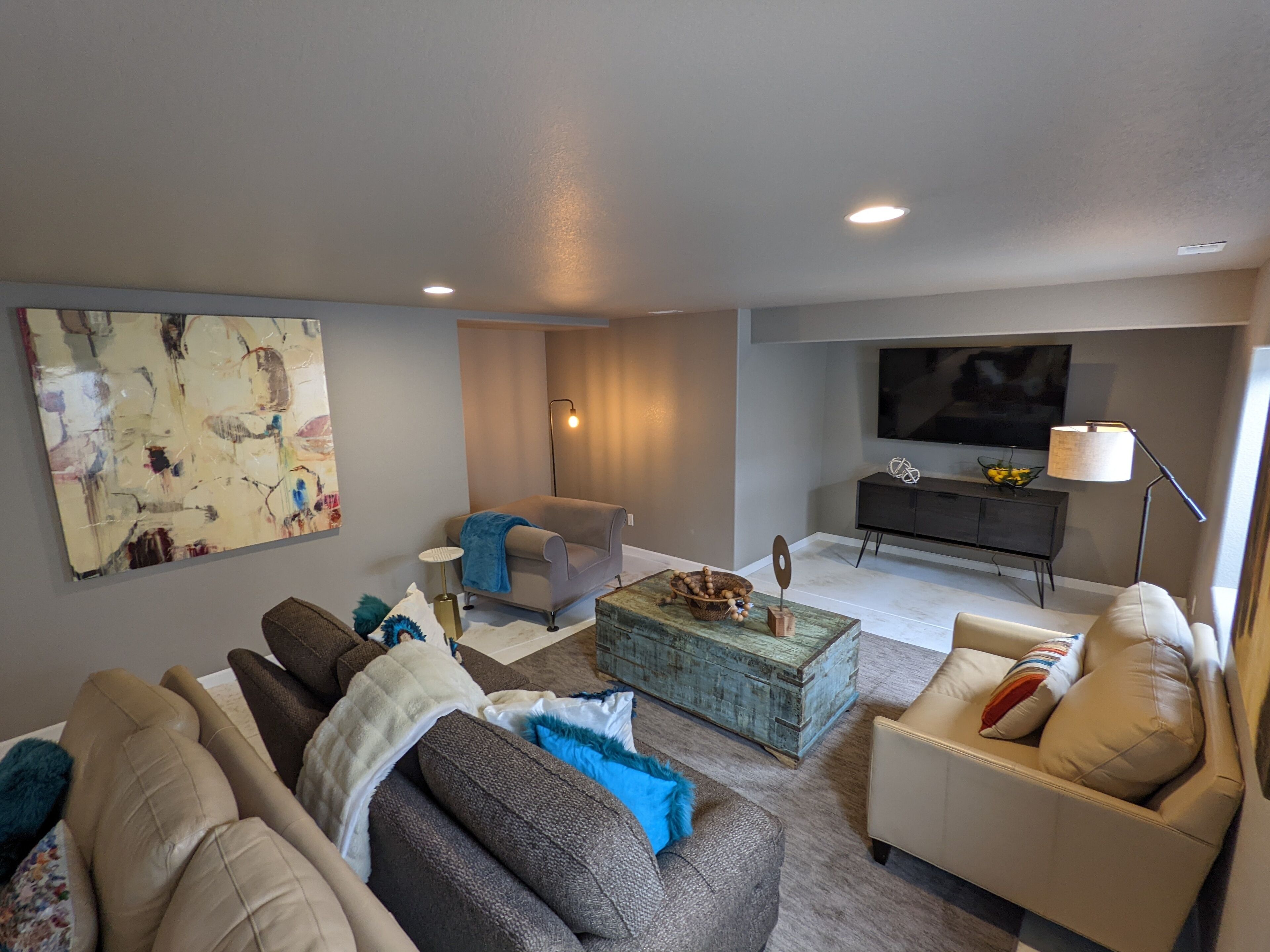 Modern House 5 Minutes Away From USAFA Short term or Long term rental!