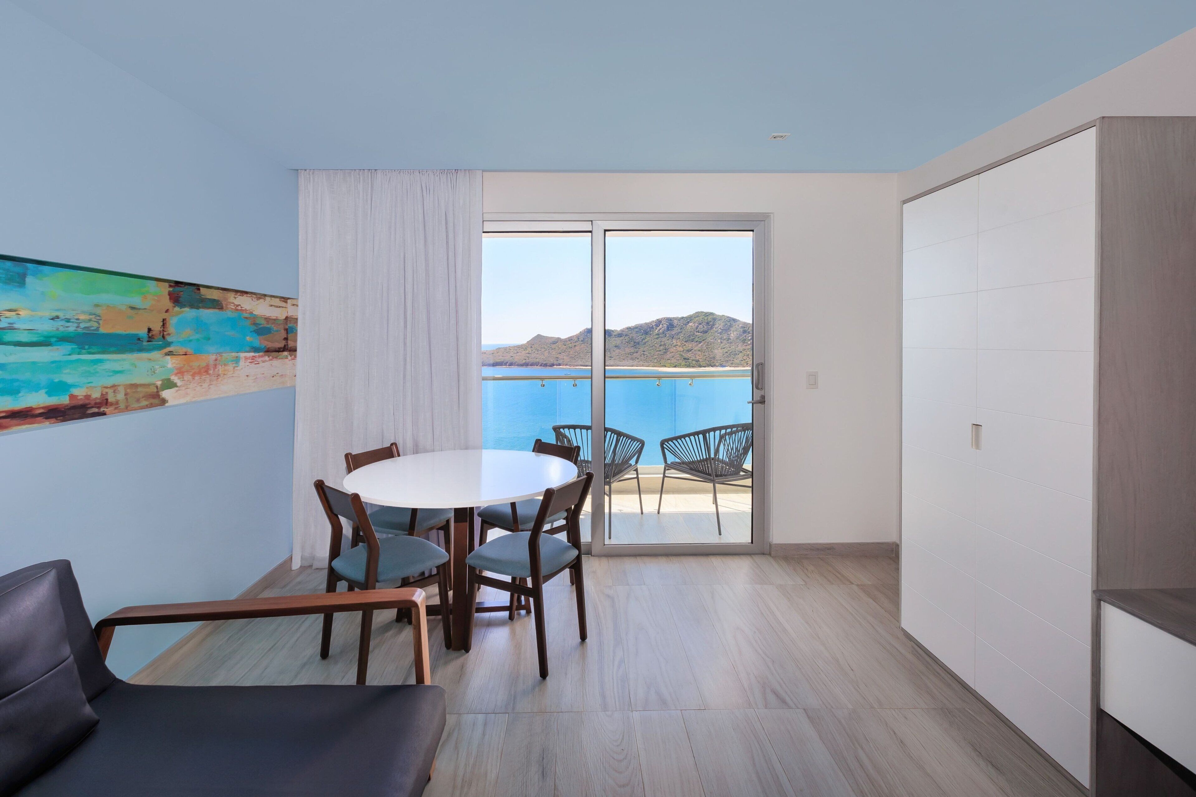 Courtyard By Marriott Mazatlan Beach Resort in Mazatlán: Find Hotel