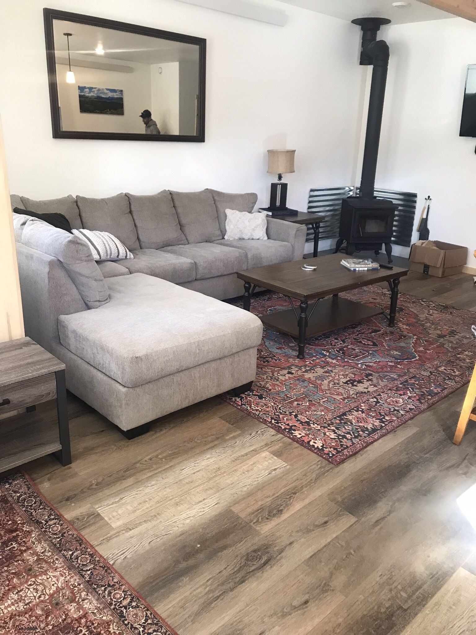 Smart TV, fireplace, stereo