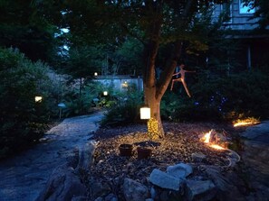 Property grounds - Famous Raleigh Mill House | Whimsical & Walkable (Raleigh)