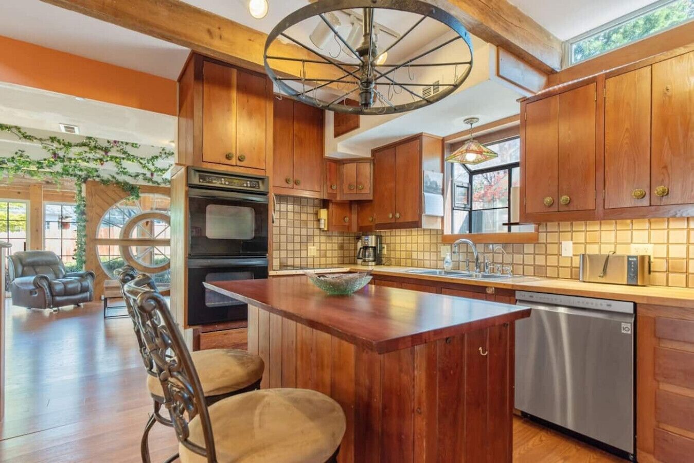 冰箱、微波炉  、烤箱、炉灶