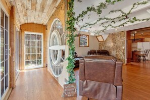 Smart TV, books, offices - Famous Raleigh Mill House | Whimsical & Walkable (Raleigh)