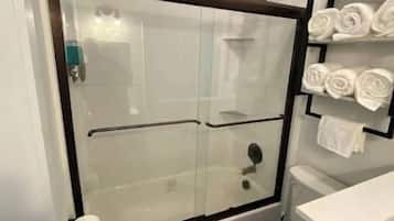 Combined shower/tub