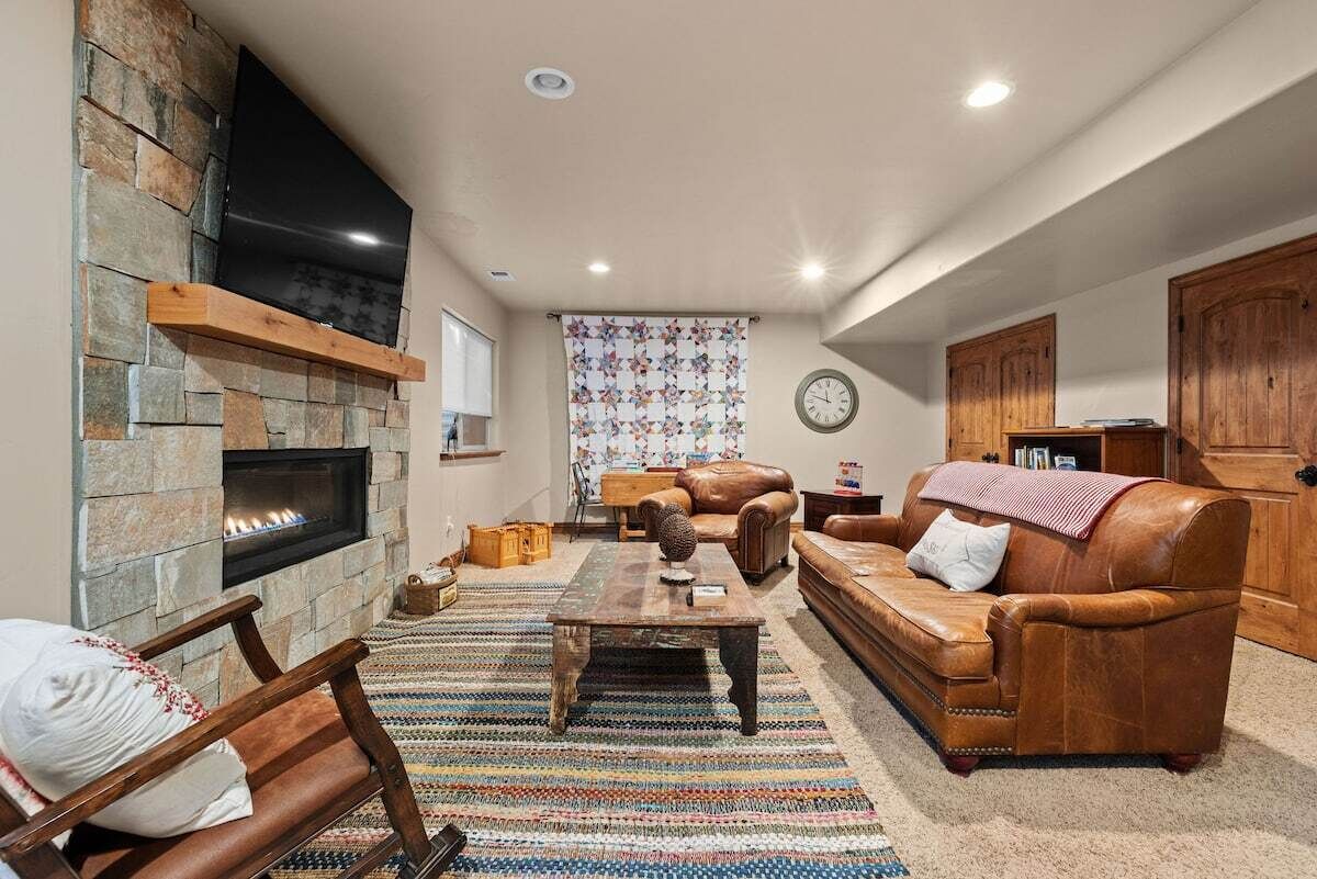lower level 3br Suite w/ fireplace & Pool table