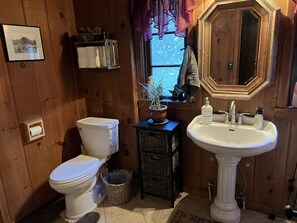 تجهيزات دش، مجففات شعر، مناشف، صابون