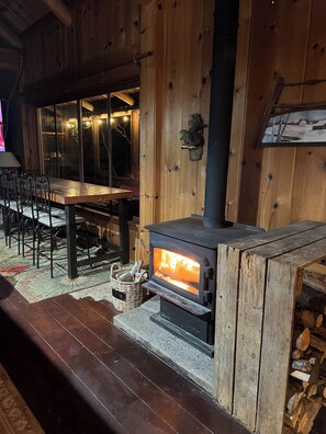 تناول الطعام بالخارج