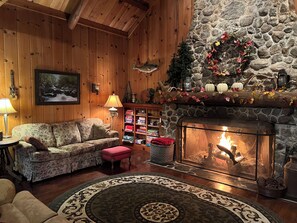 Interior - Historical Golden Lodge-- 3 miles off I-5 (Wolf Creek)