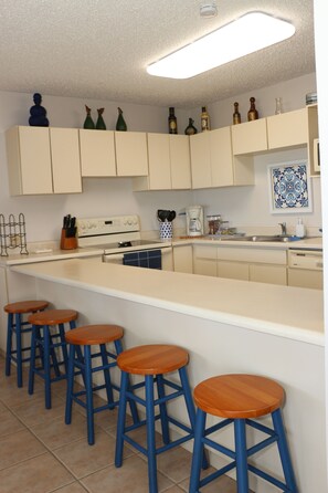 Fridge, microwave, oven, stovetop - Beach Front (Rincón)