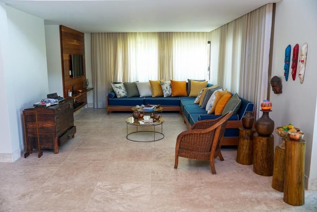 Intimate 4 suite villa in a garden setting