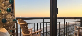 2 bed,2.5 bathOCEAN Front”San Luis Private Condo.. Endless Sunsets!Family-sized!