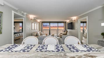 2 bedrooms, iron/ironing board, travel cot, free WiFi