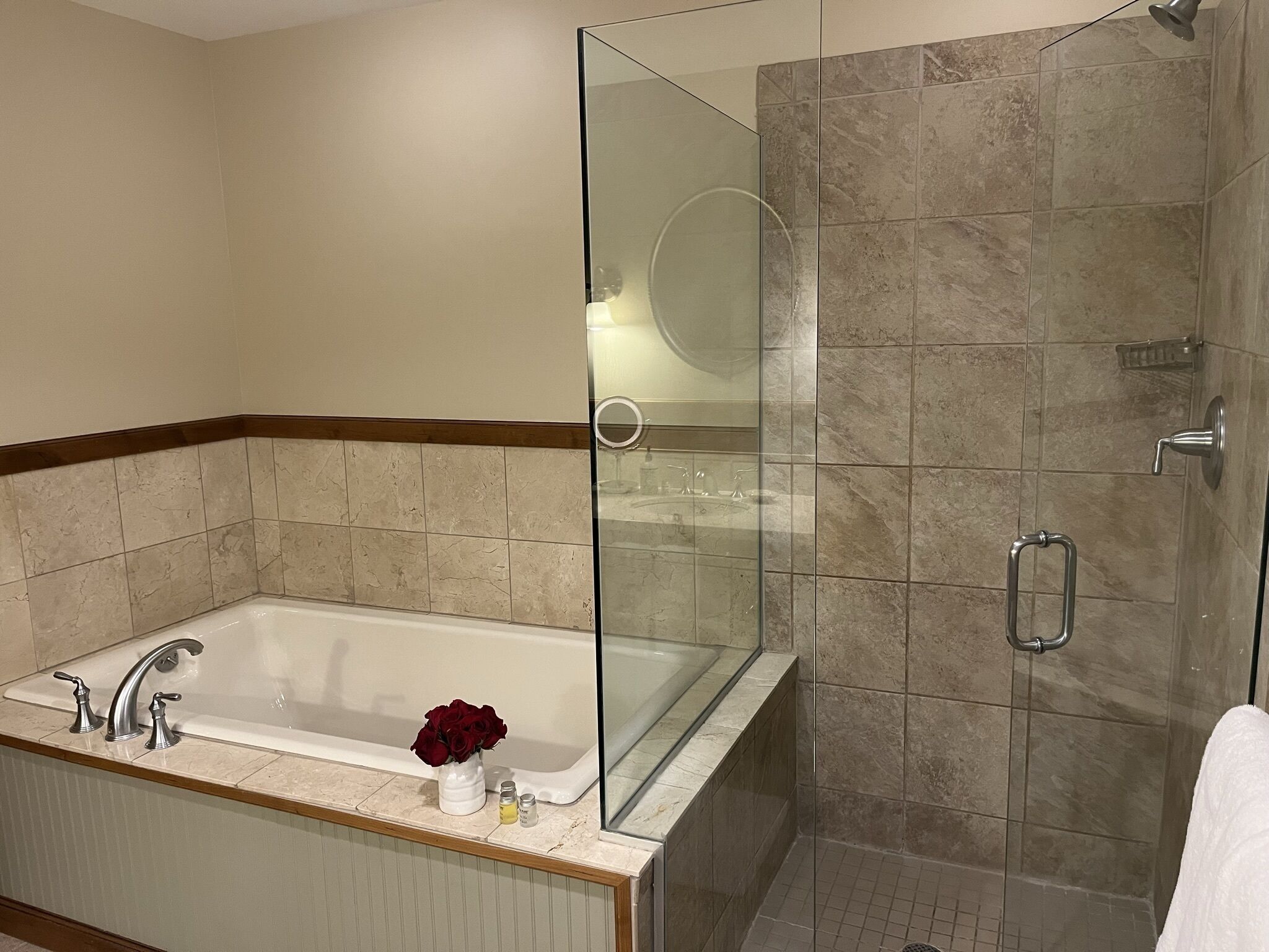 Great Location at base of Mt!  Sleeps 4. 