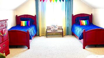 3 bedrooms, iron/ironing board, bed sheets