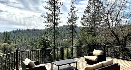 Mountain Getaway, just 6 miles away from town!