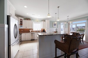 Micro-ondes, four, plaque de cuisson, lave-vaisselle