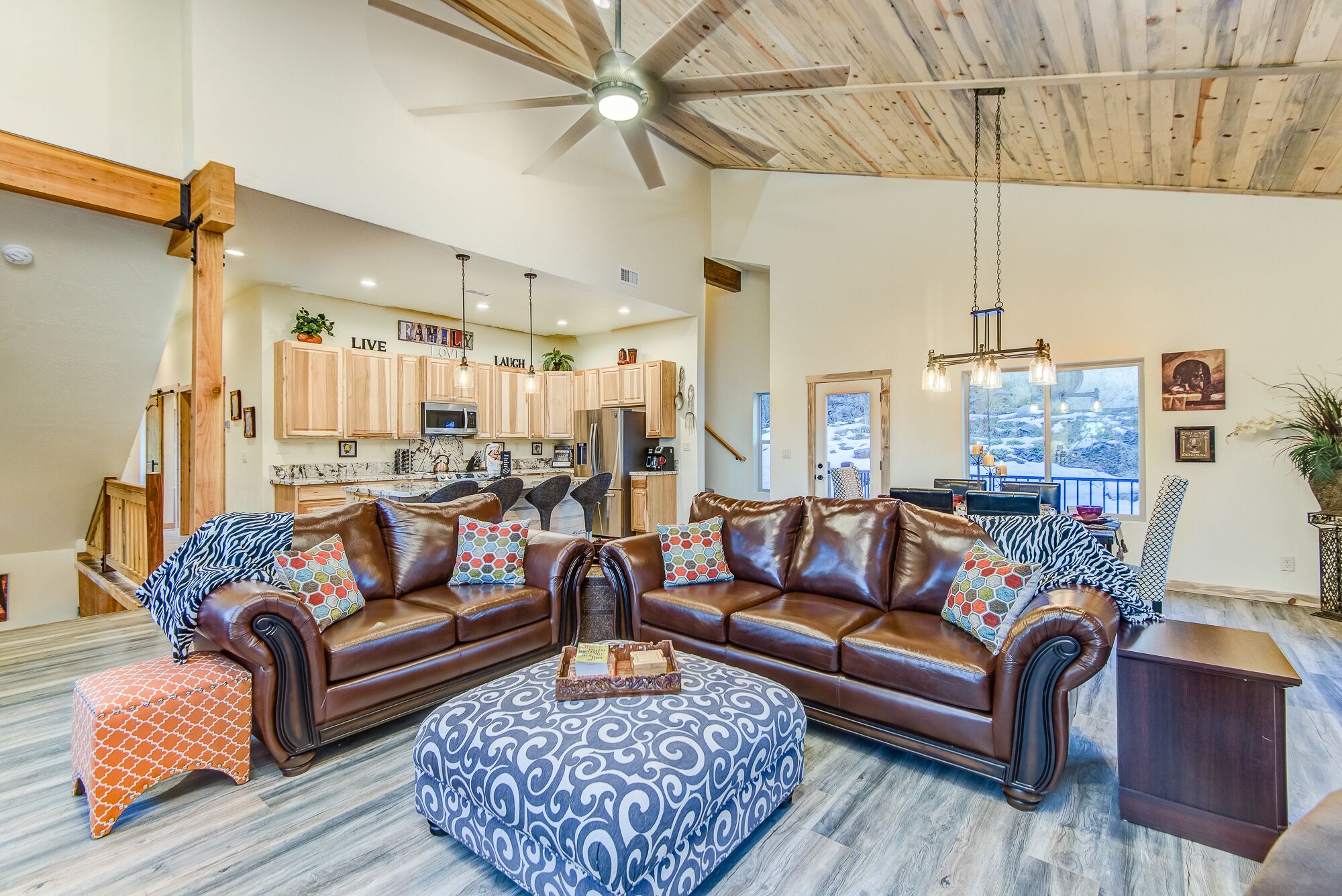 Serenity in the Pines - Luxury Cabin in Munds Park